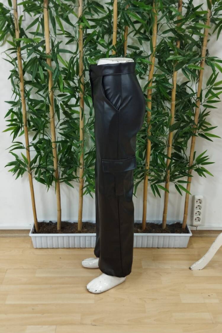 Women's High Waist Front Zipper Side Pocket Detailed Leather Cargo Pants - Black