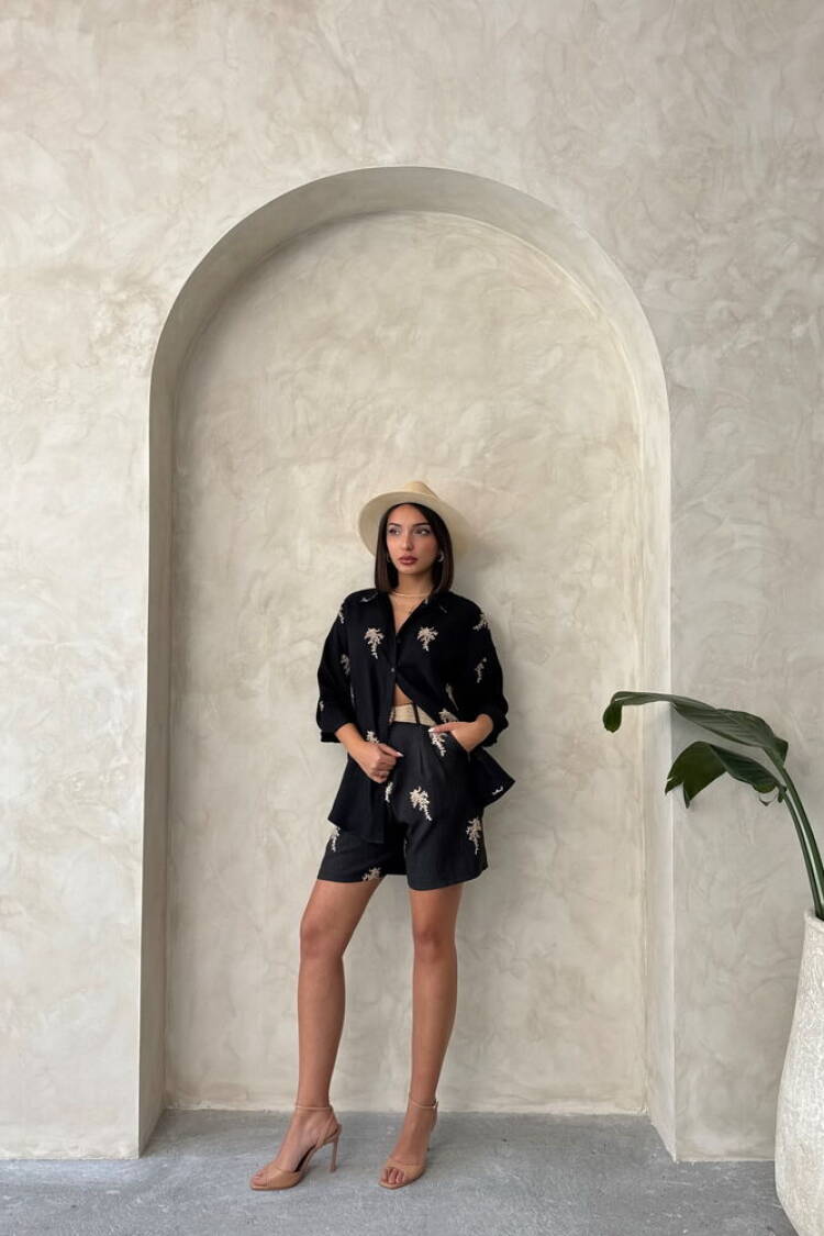 Embroidered Linen Shorts -|