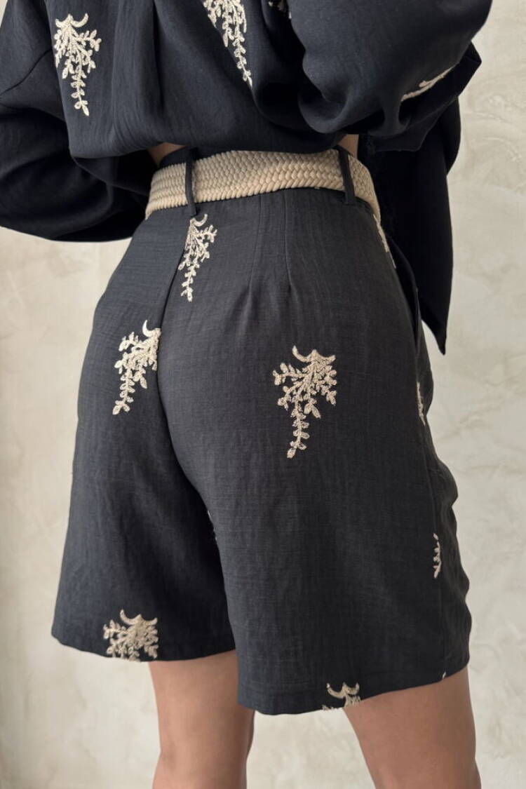 Embroidered Linen Shorts -|