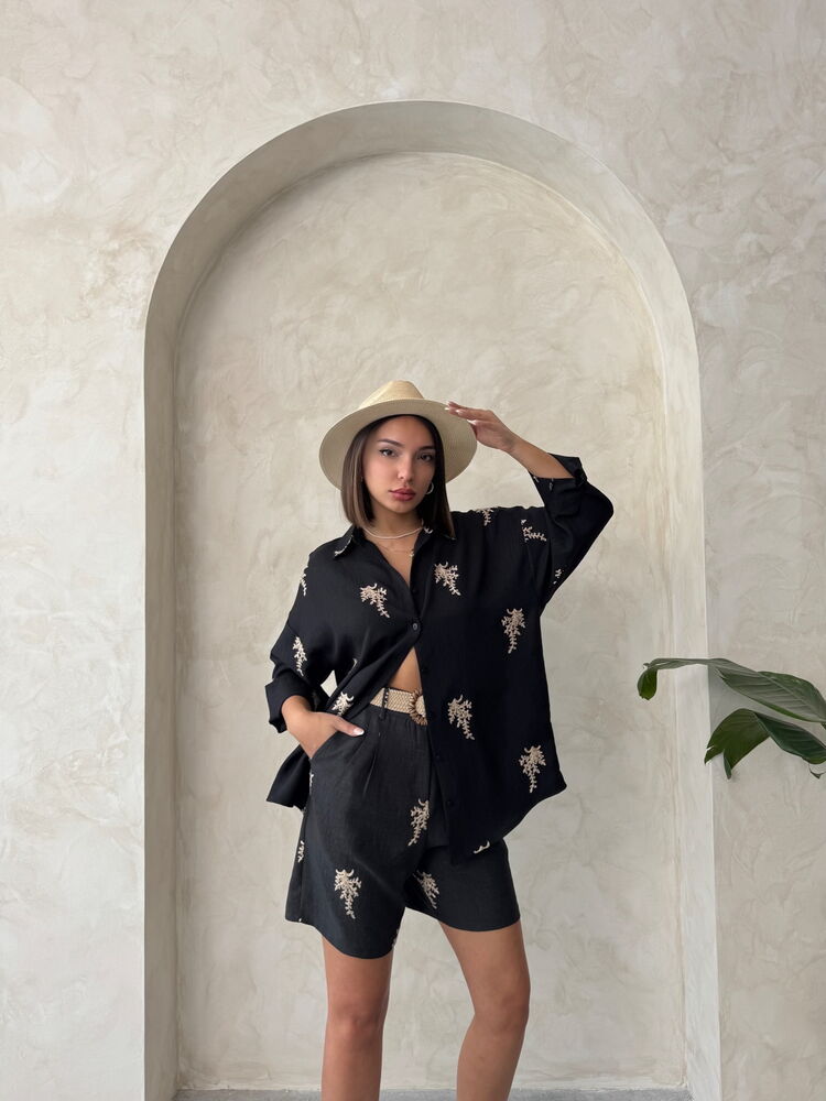 Embroidered Linen Shorts -|