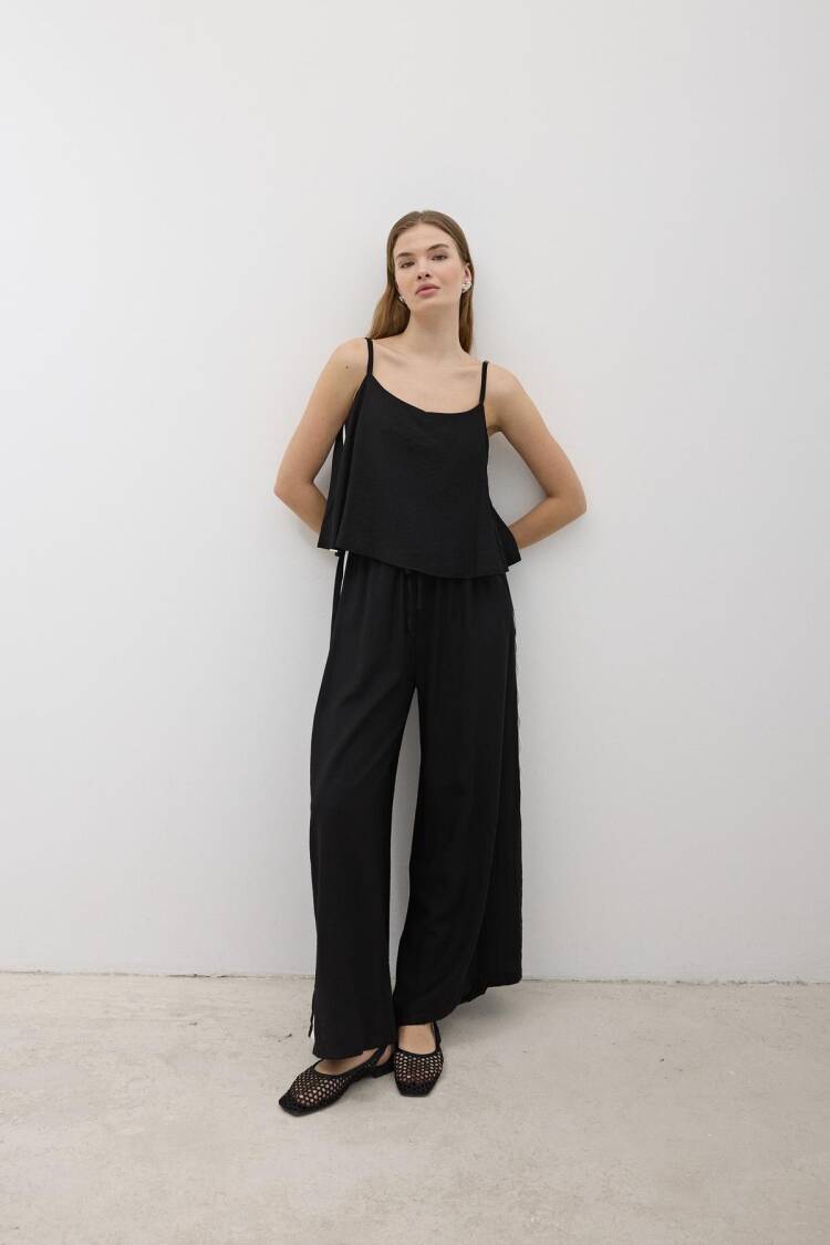 Elastic Waist Water Stone Detailed Pants