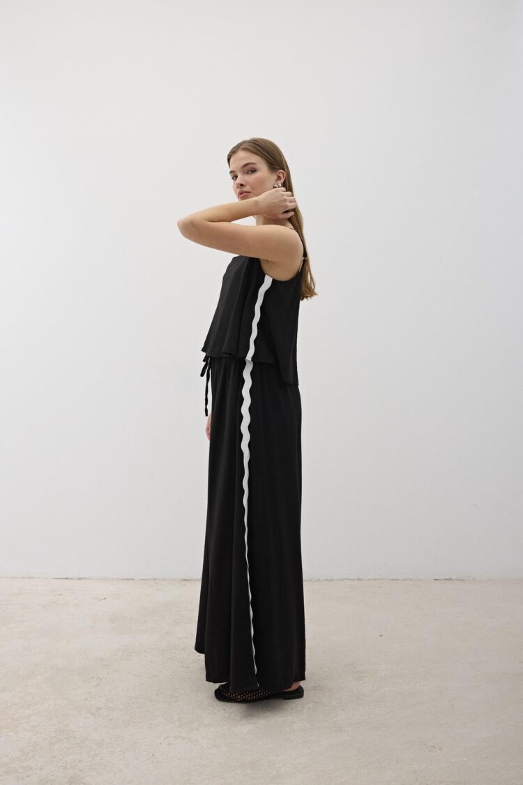 Elastic Waist Water Stone Detailed Pants