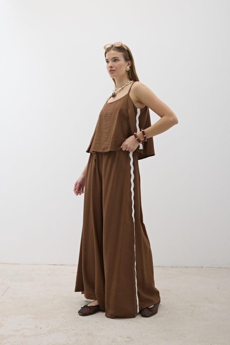 Elastic Waist Water Stone Detailed Pants