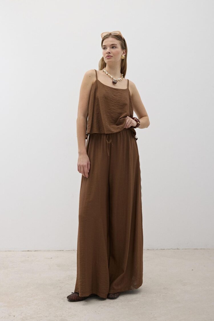 Elastic Waist Water Stone Detailed Pants