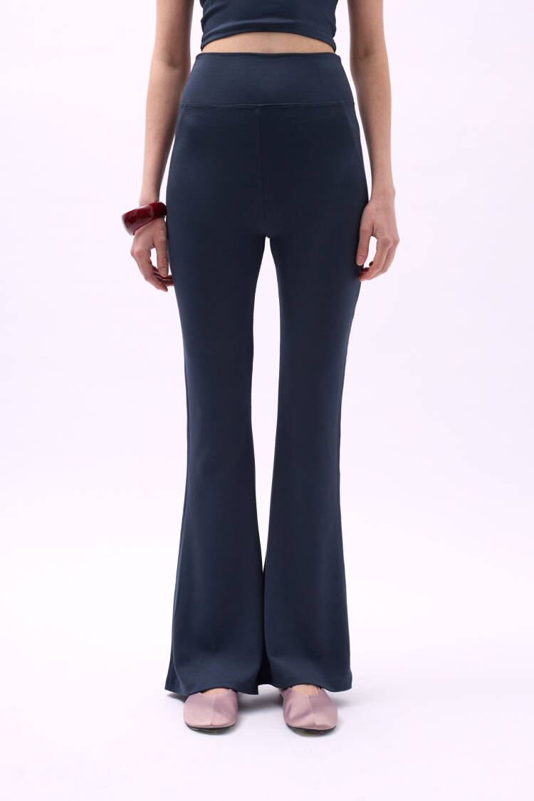 Spanish Leg Slit Leggings