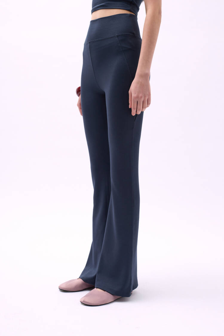 Spanish Leg Slit Leggings
