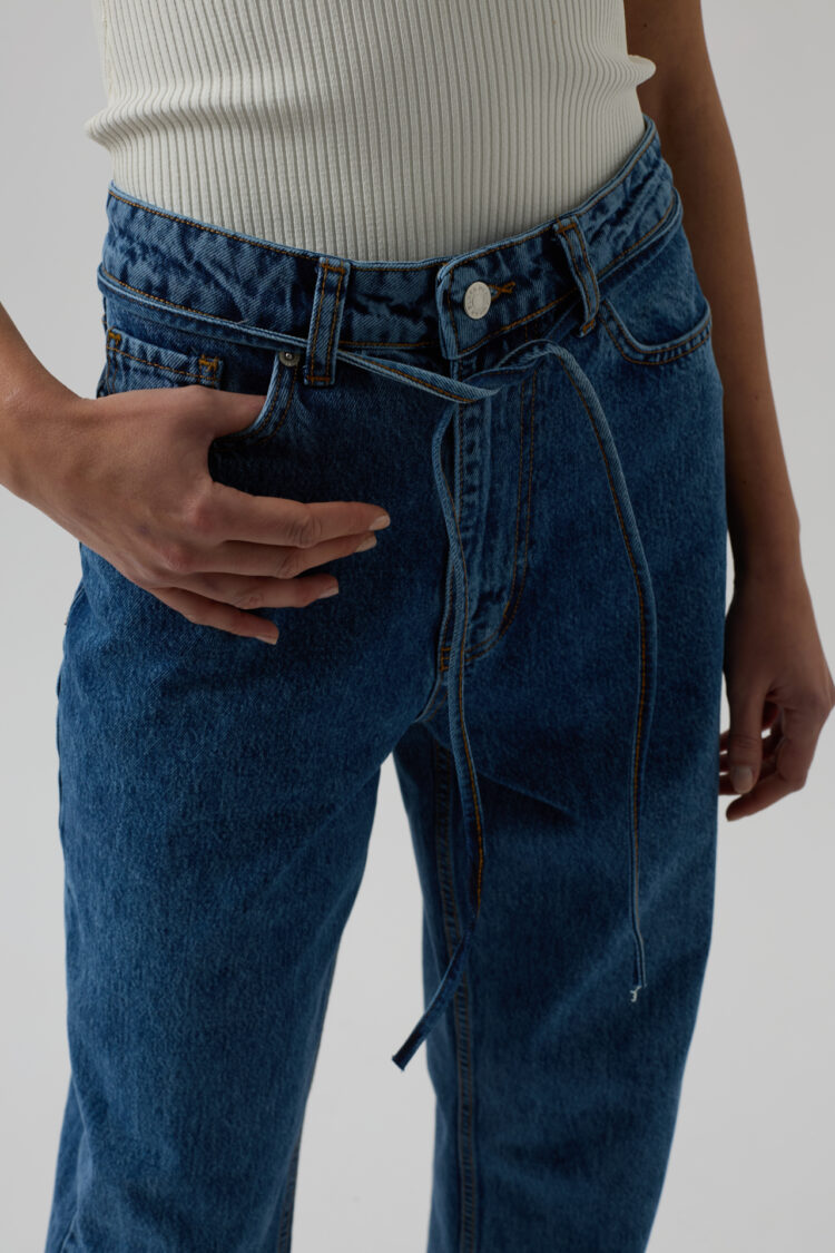 Biye Detail Straight Jean