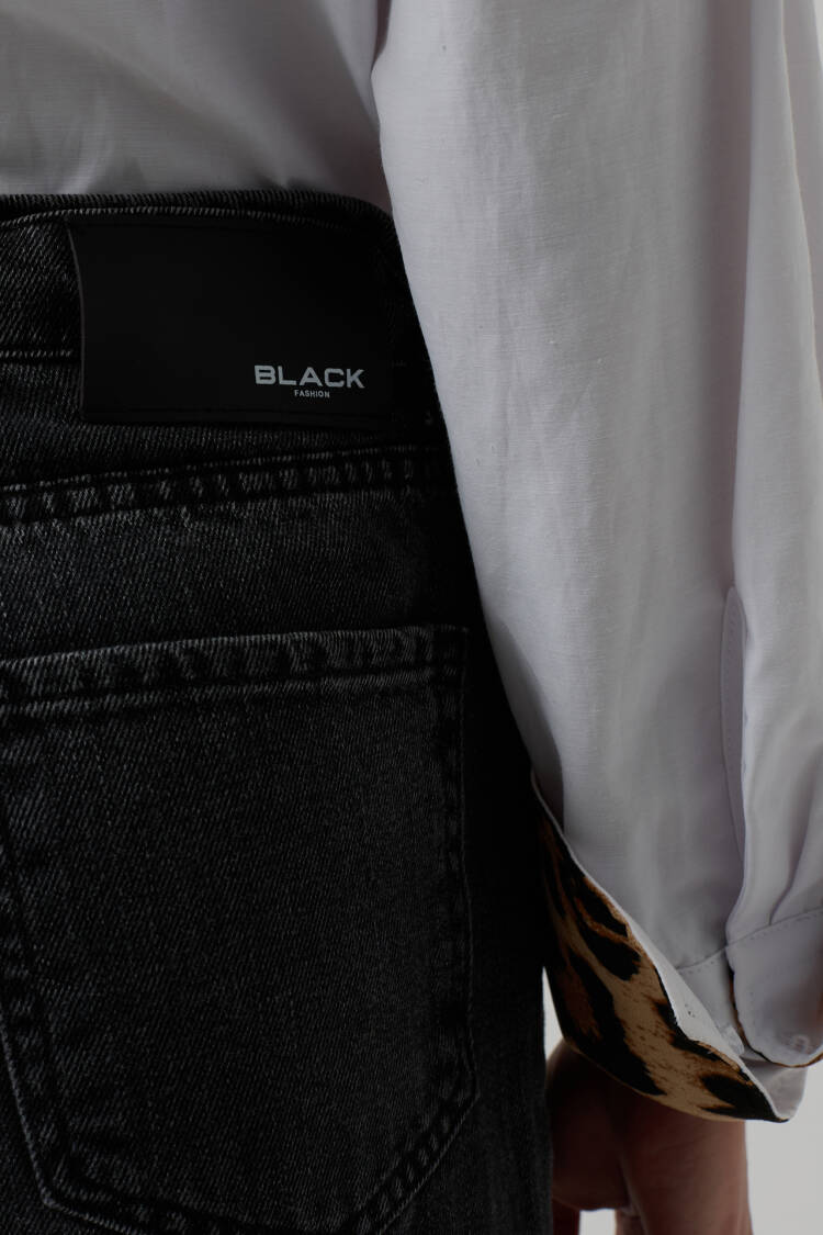 Biye Detail Straight Jean - Snow Wash Smoked