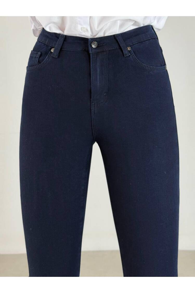 Slim Leg High Waist NavyJeans