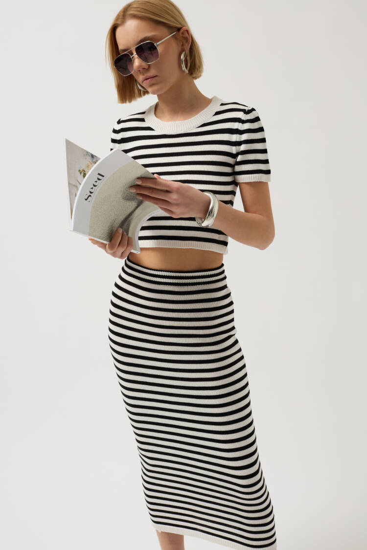 Striped Midi Textured Skirt -- Black - Black Fashion - Globality Store - Women Clothes Wholesale Turkey