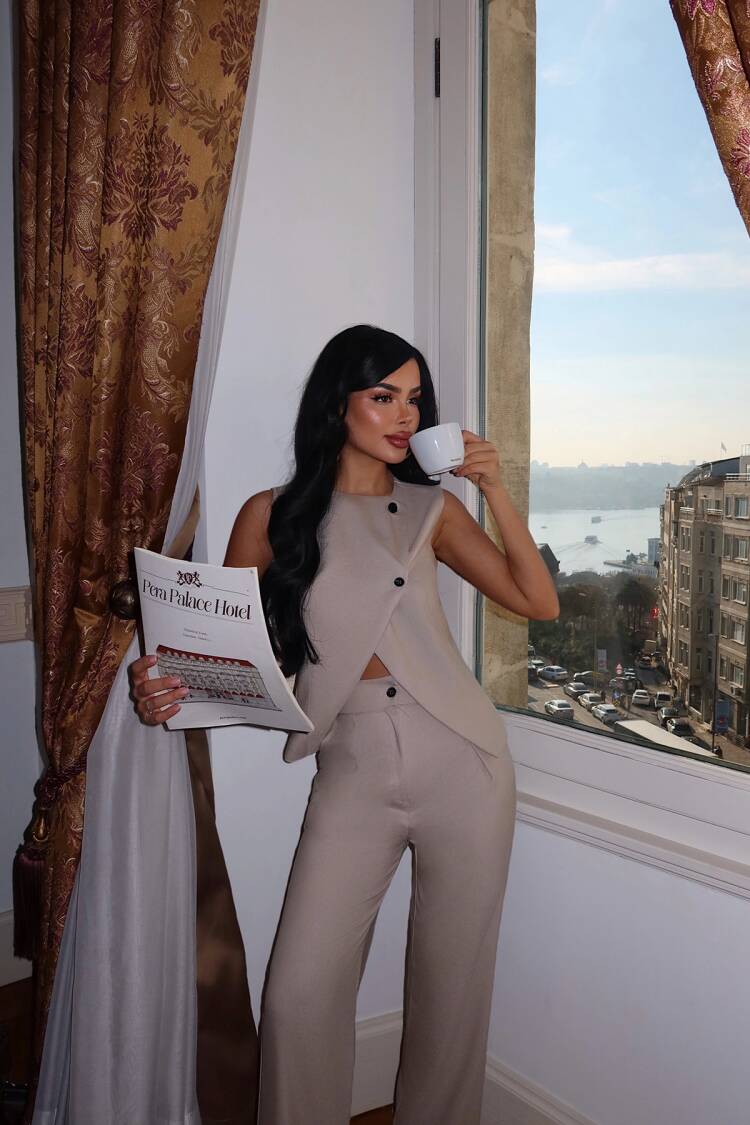 Trousers Suit