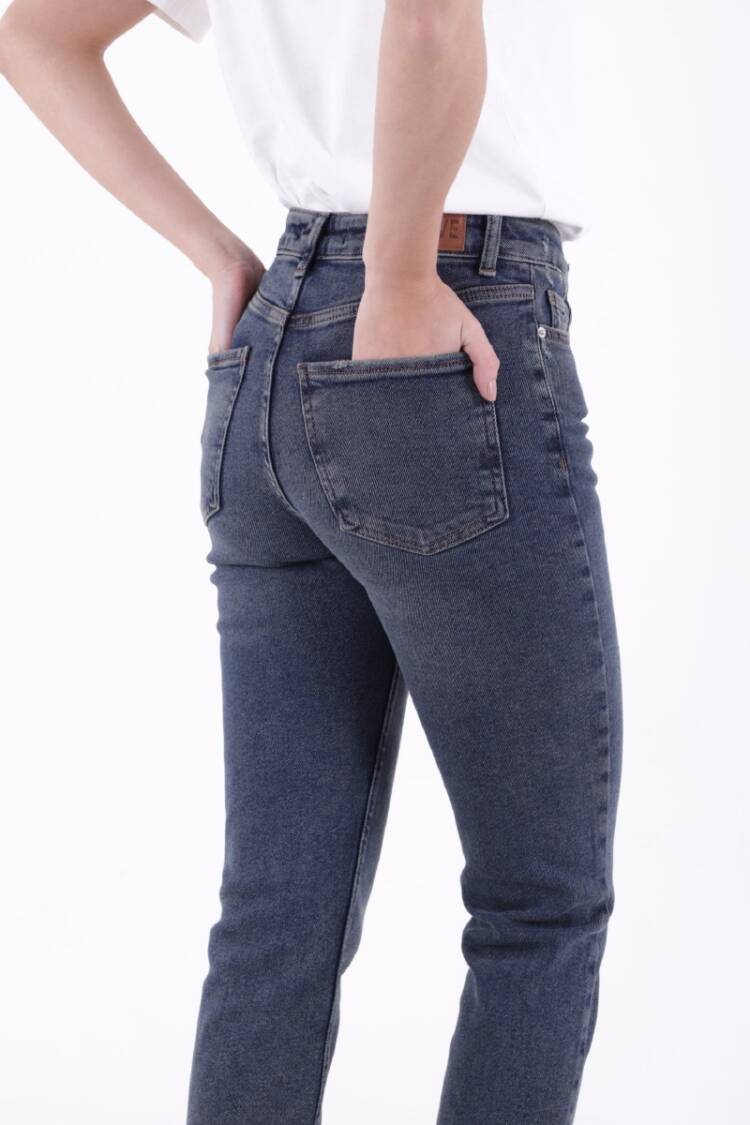 Seamless Leg Mom Fit Jeans
