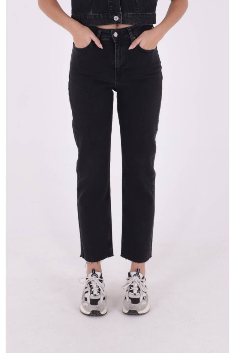 Seamless Leg Mom Fit Jeans