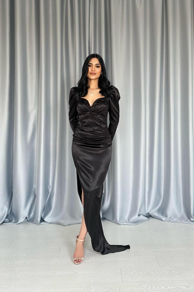 Chest Coupled Slit Dress