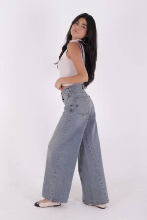 Piece Baggy Jeans - Brand: XLove - Women's Clothing Wholesale - Globality Store
