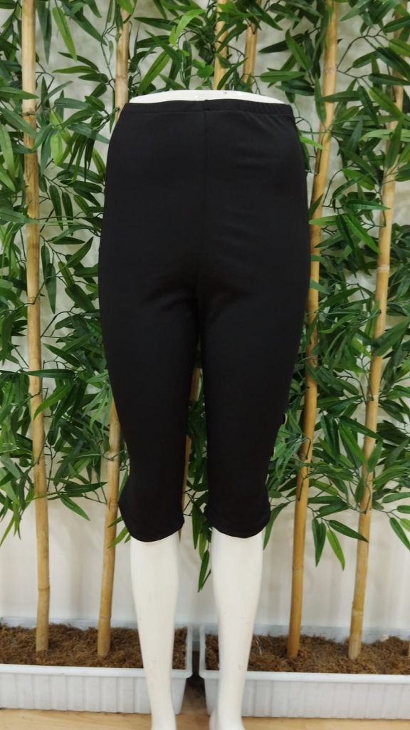 Women's High Waist Buttoned Short Imported Crepe Pants - Black