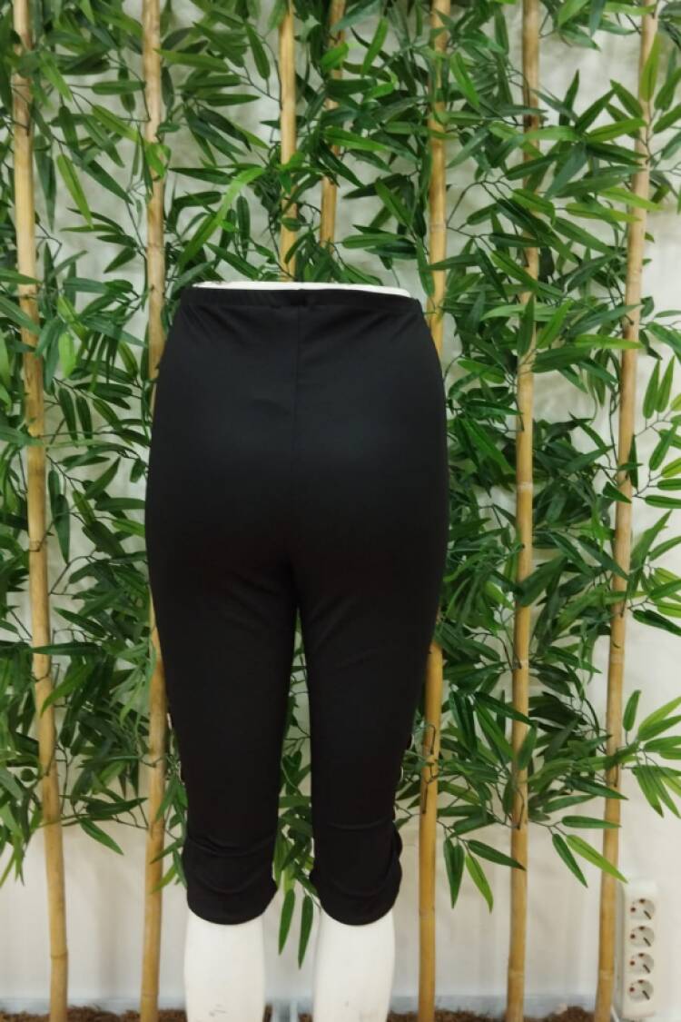 Women's High Waist Buttoned Short Imported Crepe Pants - Black