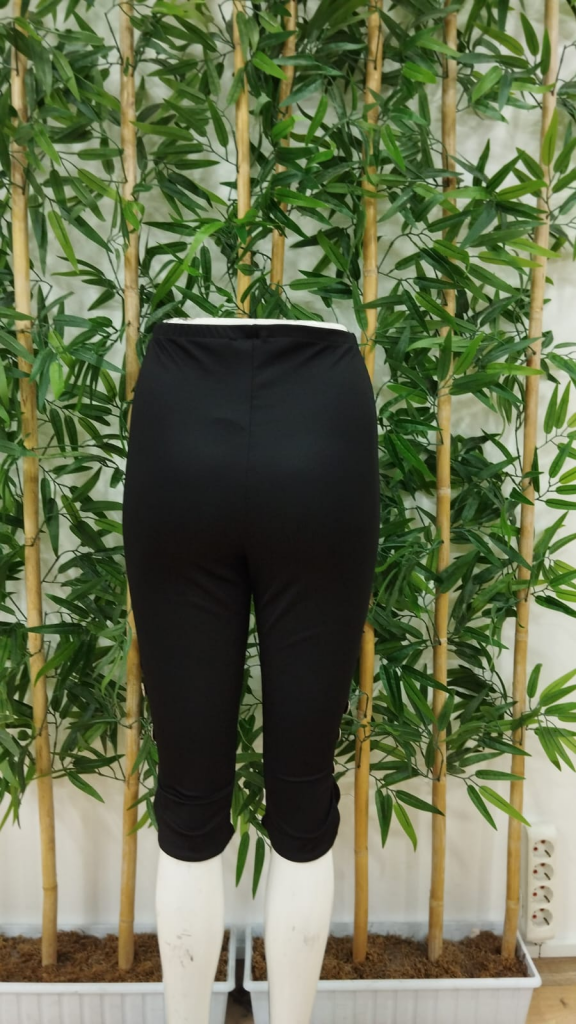 Women's High Waist Buttoned Short Imported Crepe Pants - Black