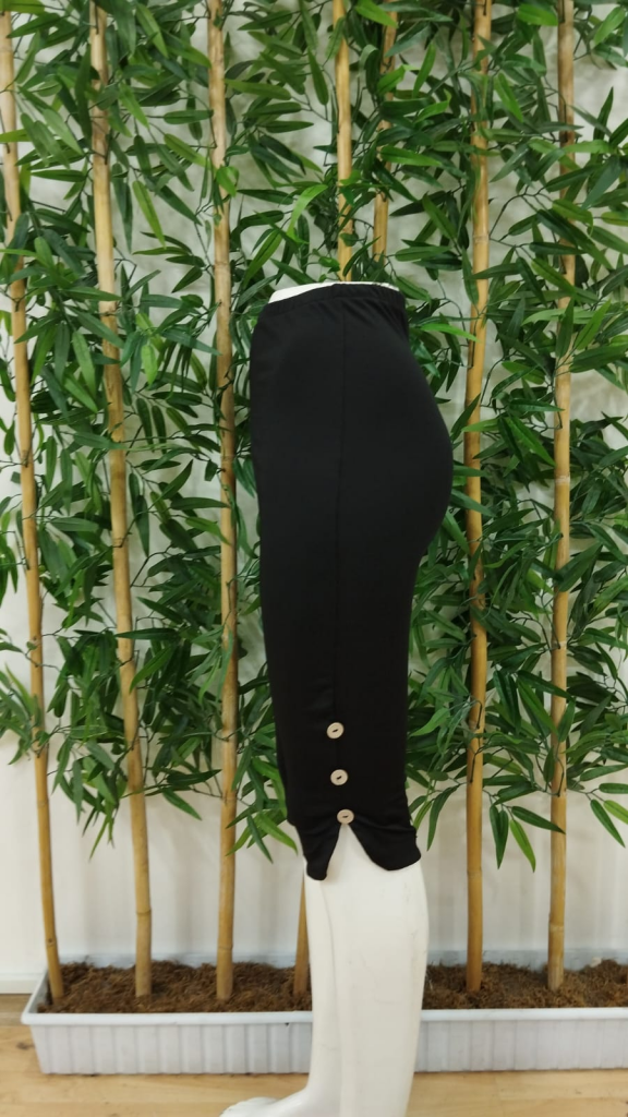 Women's High Waist Buttoned Short Imported Crepe Pants - Black