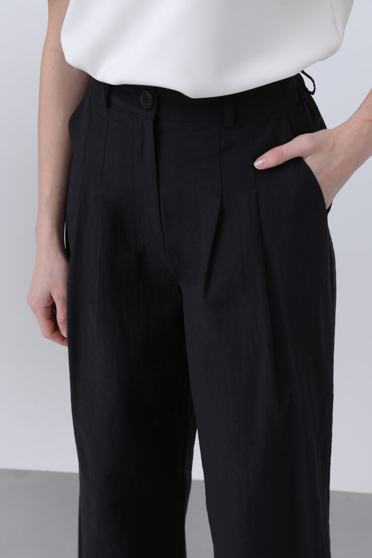 Women's Pleated Basic Pants