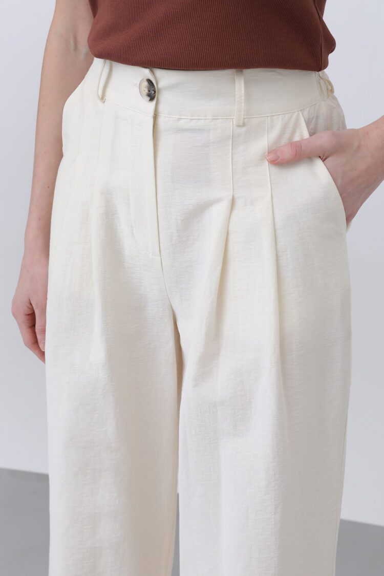 Pleated Basic Pants