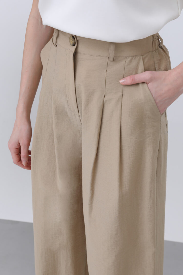 Pleated Basic Pants