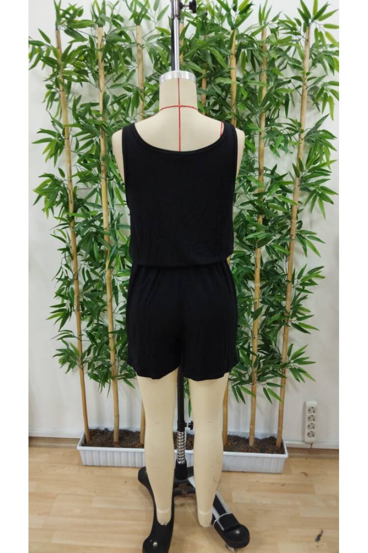 Women's Strappy Round Neck Laser Cut Detailed Lace-up Short Viscose Jumpsuit - Black