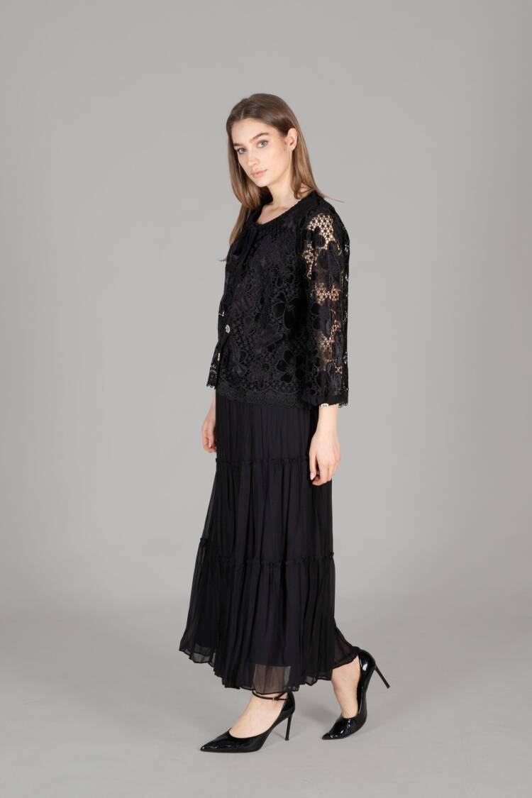 Round Neck Embroidered Velvet Jacket Chiffon Skirt - Black