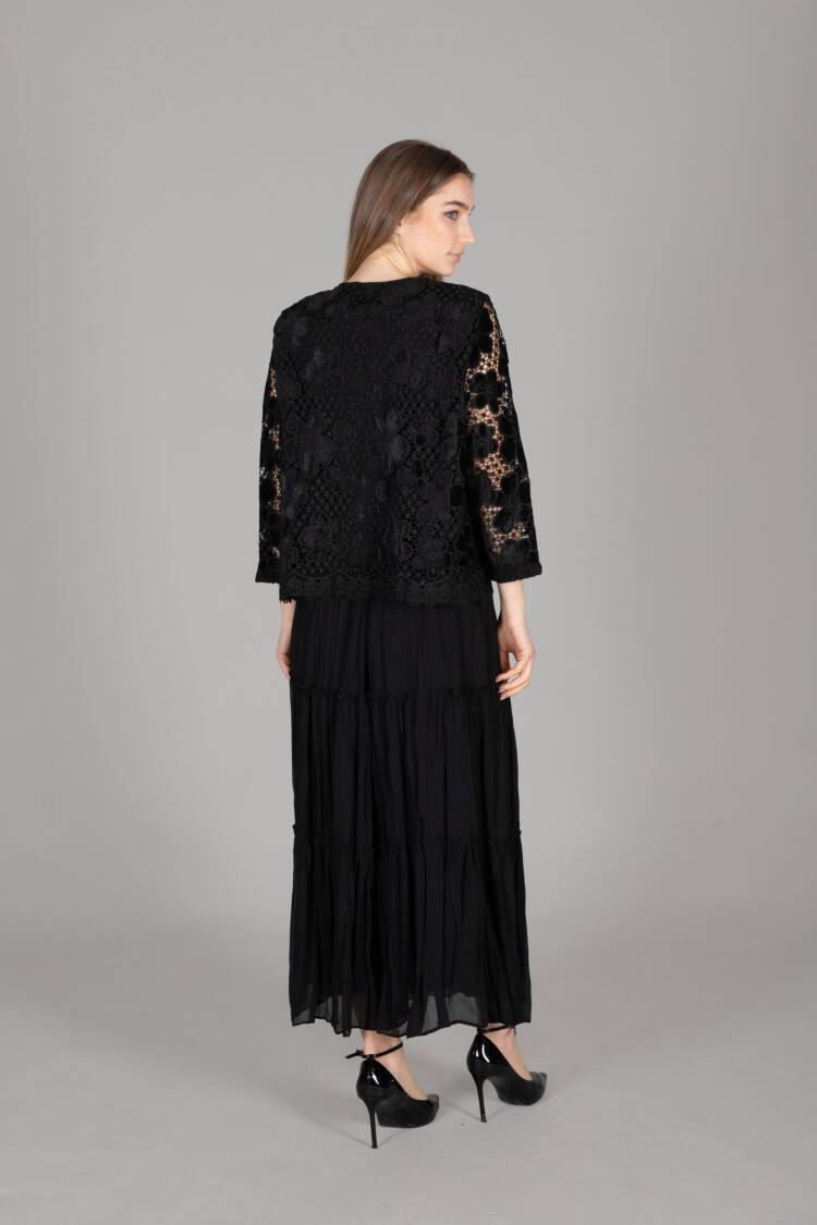 Round Neck Embroidered Velvet Jacket Chiffon Skirt - Black