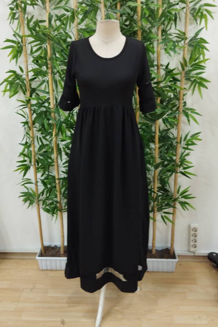 Women's Short Sleeve Crew Neck Tulle Detailed Janjan Crepe Maxi Dress - Black