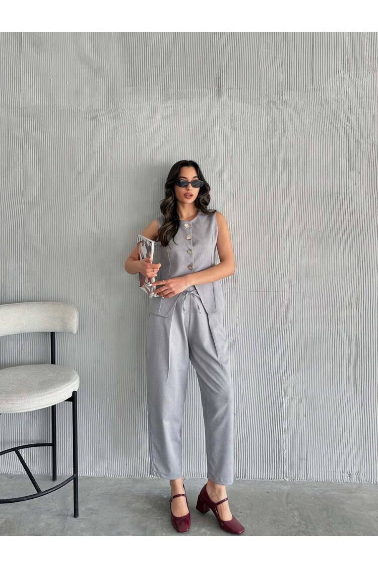 Gold Buttoned Vest Pleated Trousers Suit - Grey