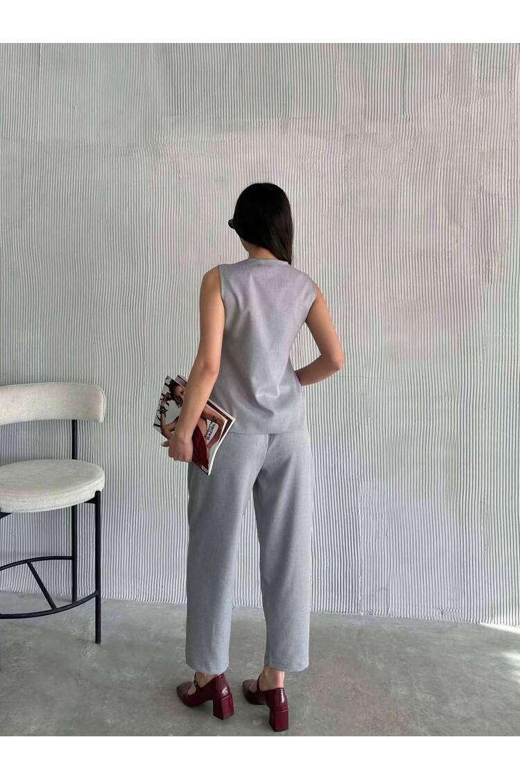 Gold Buttoned Vest Pleated Trousers Suit - Grey