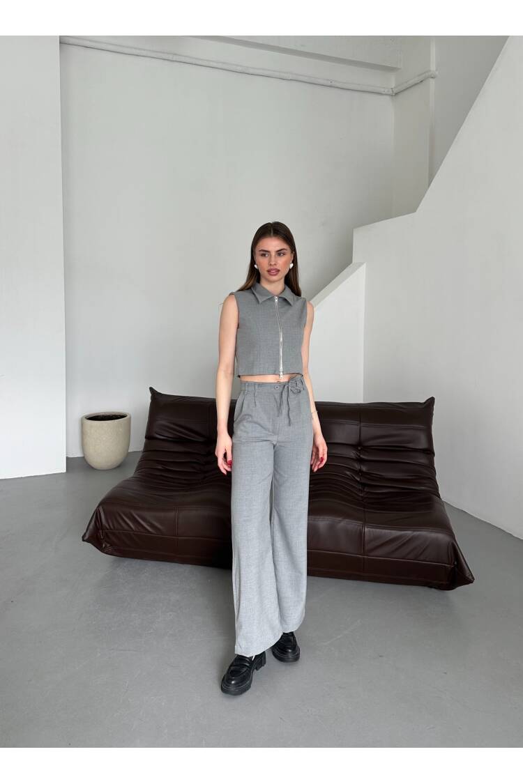 Zero Sleeve Vest Suit