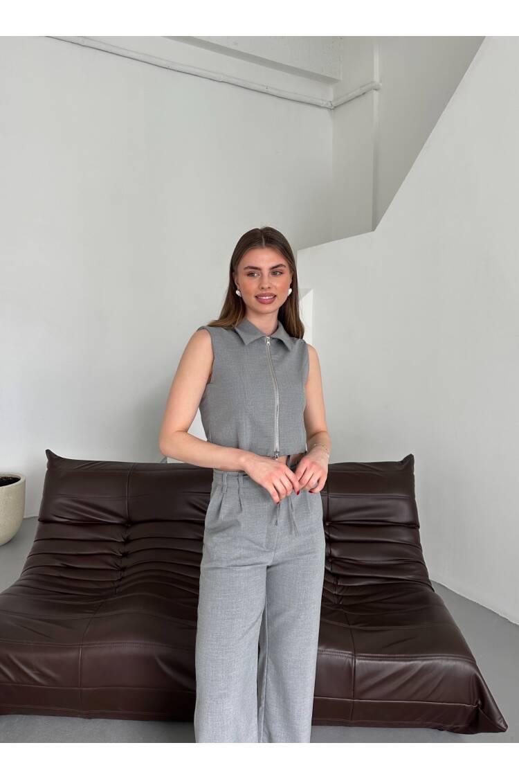 Zero Sleeve Vest Suit