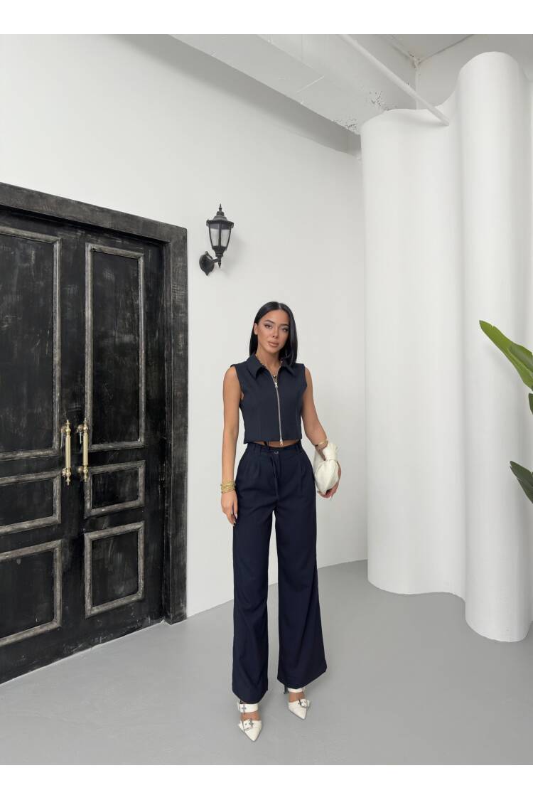 Zero Sleeve Vest Suit