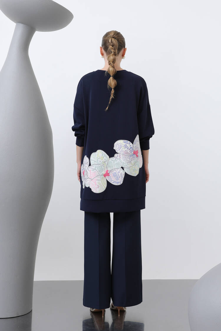 Front And Back Embroidery Detailed Garnished Tunic - Navy
