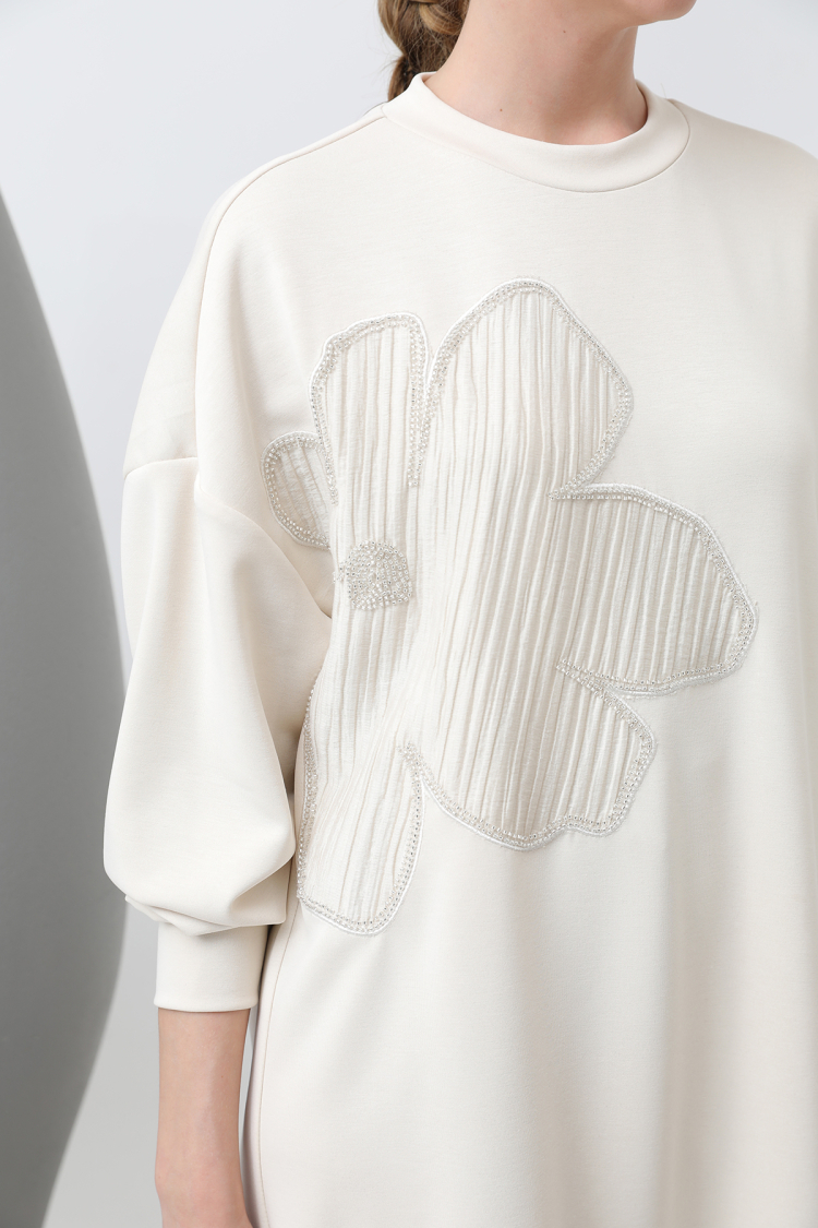 Front Embroidered Garni Detailed Tunic