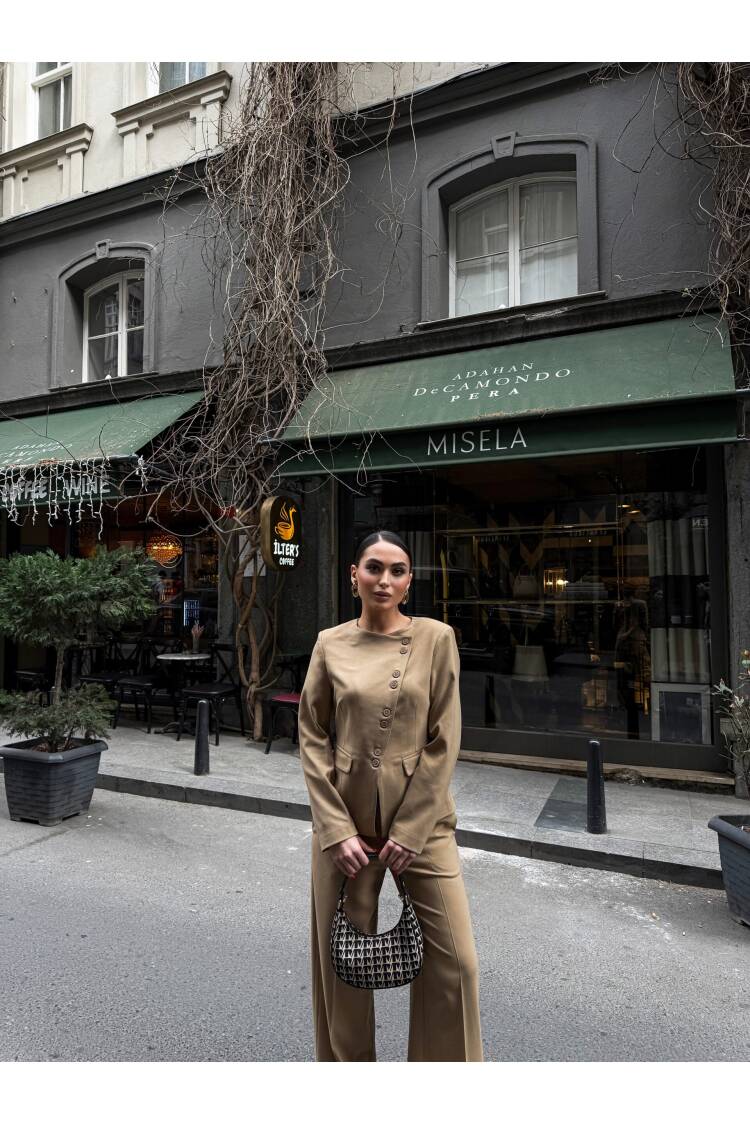 Asymmetric Buttoned Wadded Jacket Trousers Suit