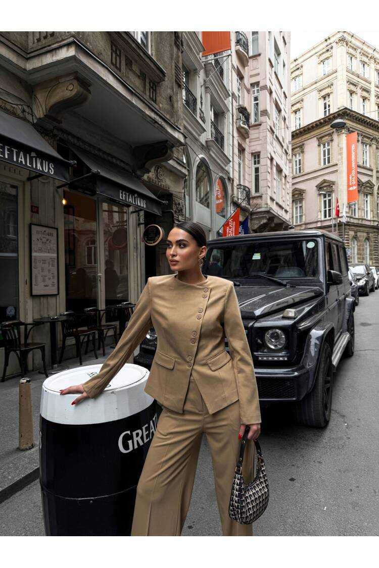 Asymmetric Buttoned Wadded Jacket Trousers Suit