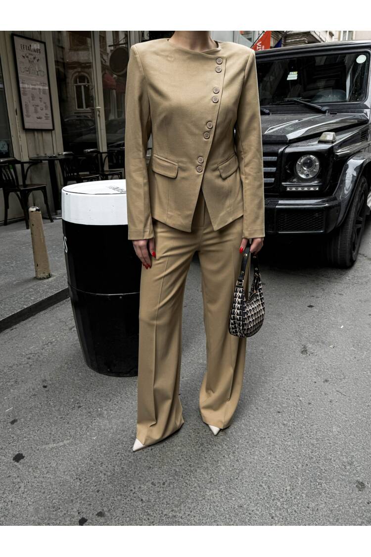 Asymmetric Buttoned Wadded Jacket Trousers Suit