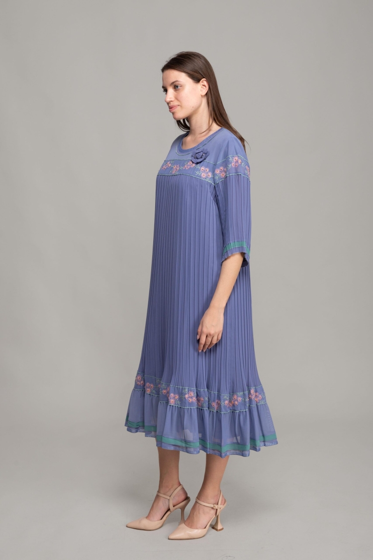 Round Neck Pleated Chiffon Dress