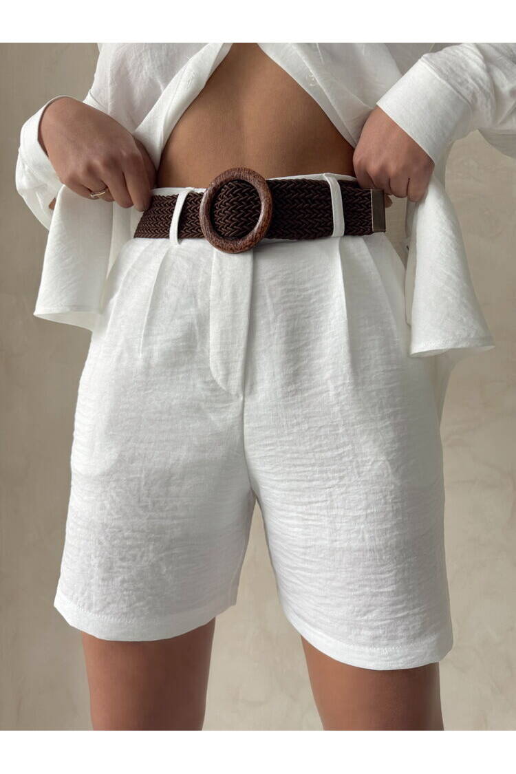 D 2686 Belted Shorts