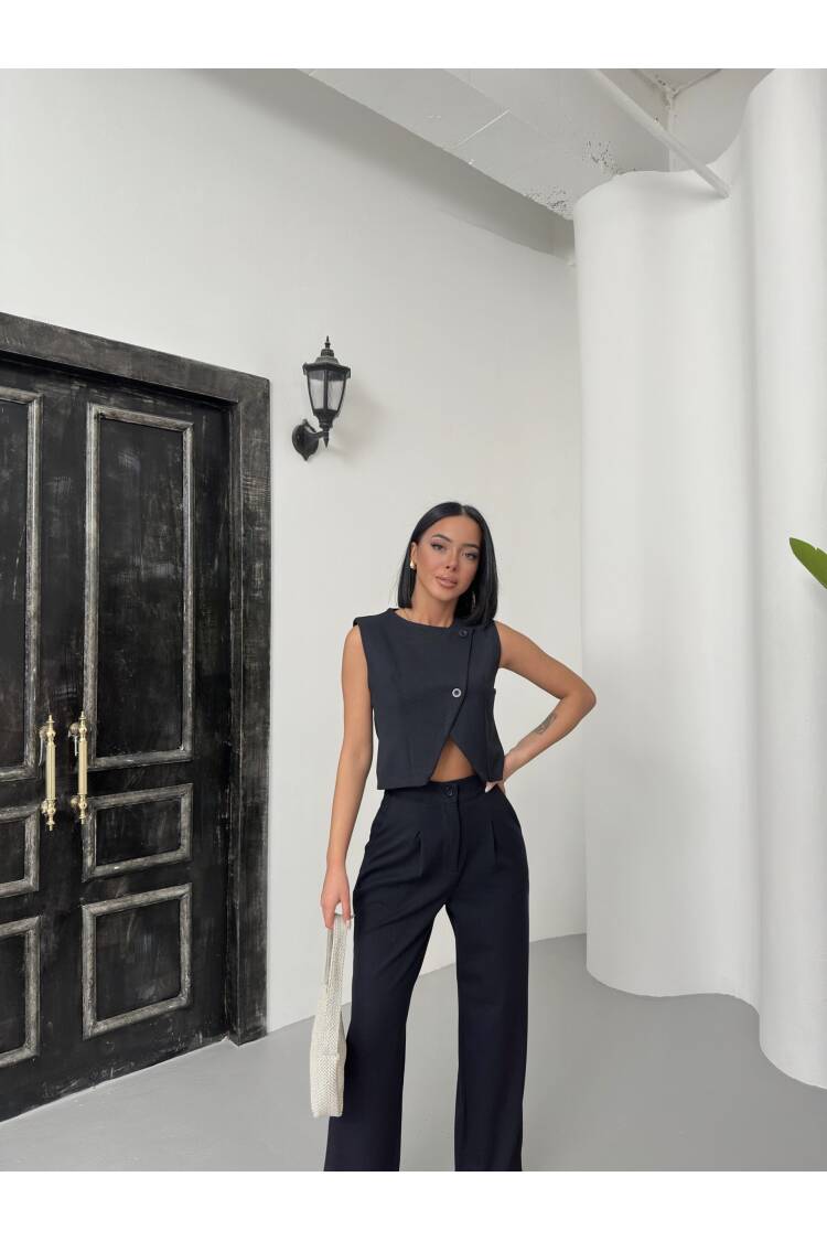 Cross Collar Polyviscose Suit