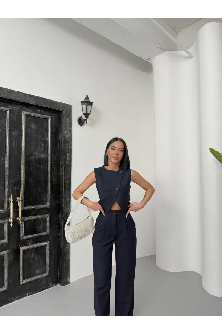 Cross Collar Polyviscose Suit