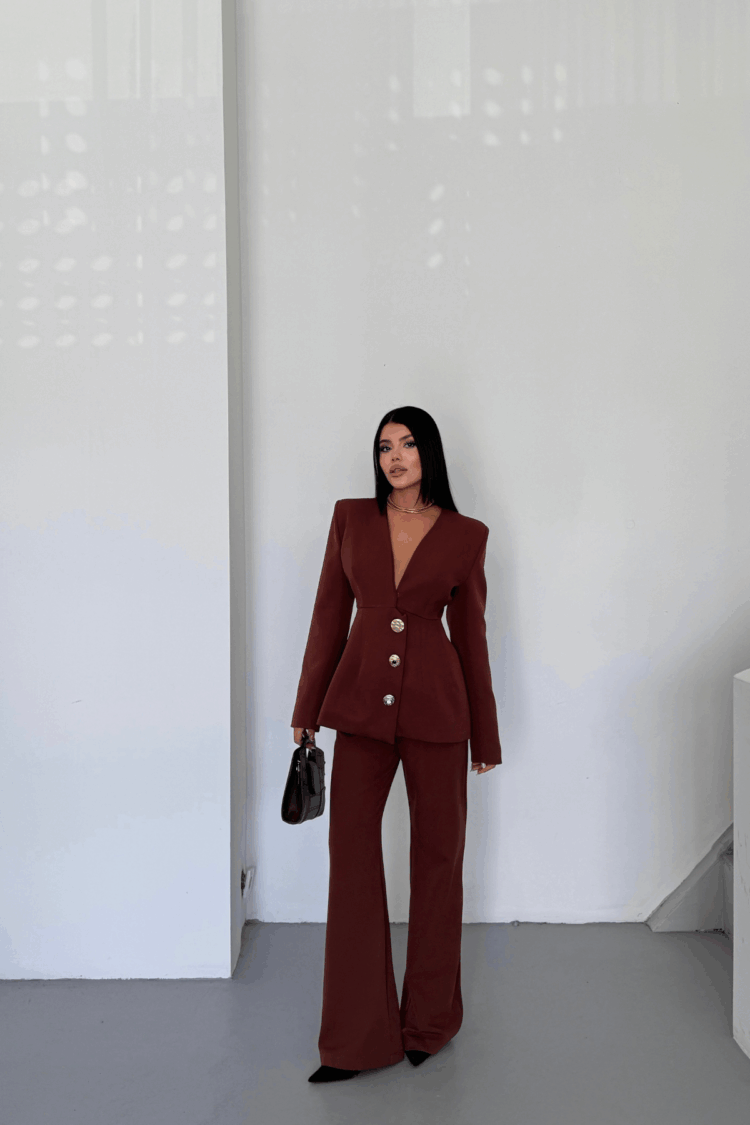 Design Jacket And Pants Suit Metal Button Detailed