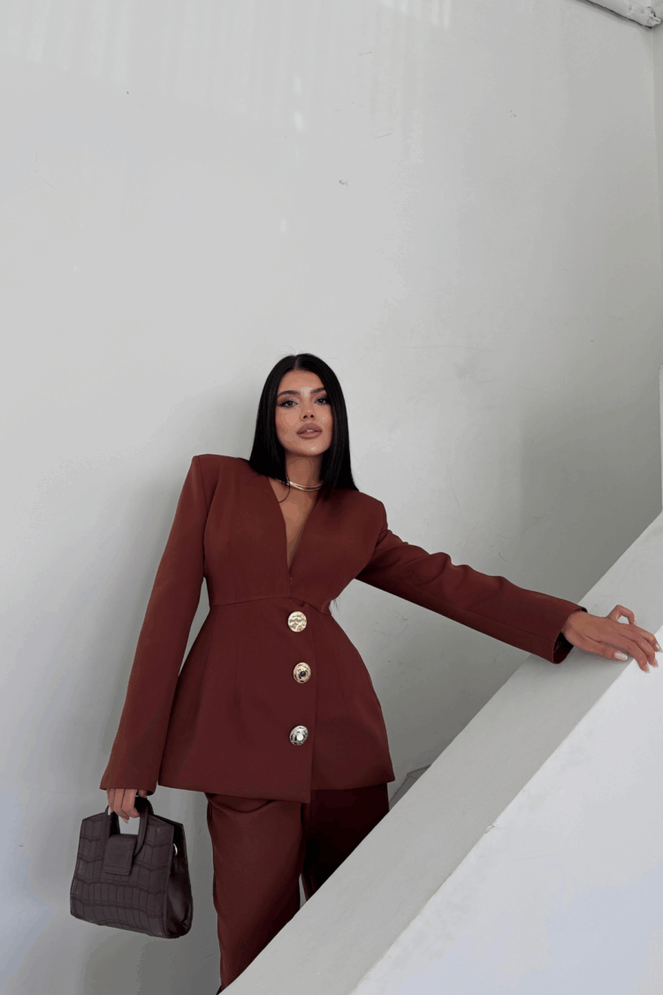 Design Jacket And Pants Suit Metal Button Detailed