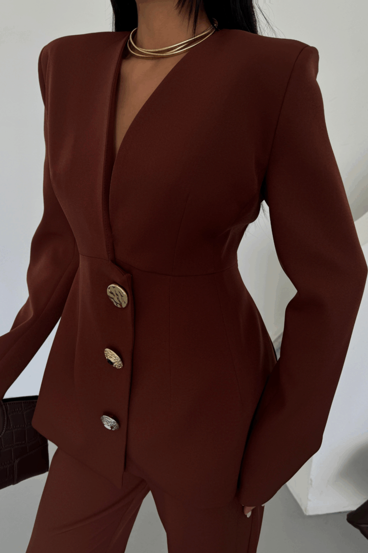 Design Jacket And Pants Suit Metal Button Detailed