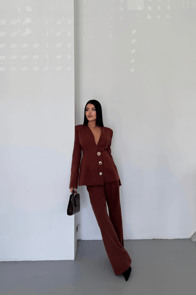 Design Jacket And Pants Suit Metal Button Detailed