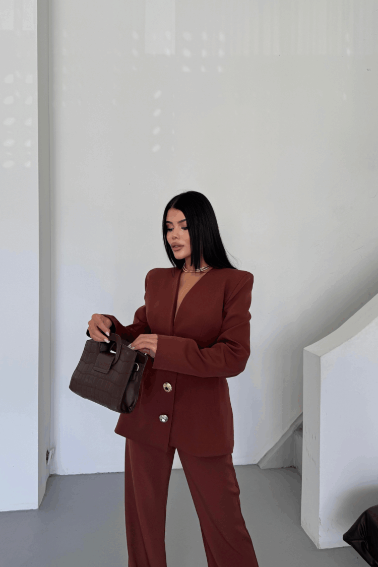 Design Jacket And Pants Suit Metal Button Detailed