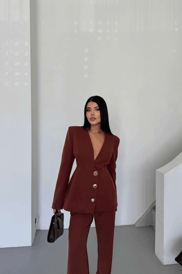 Design Jacket And Pants Suit Metal Button Detailed
